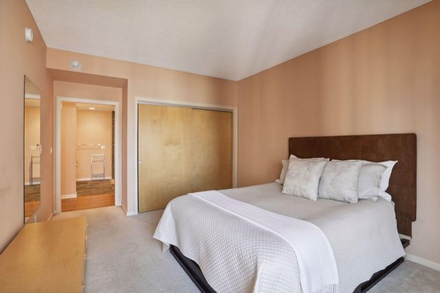 1235 Yale Place 1706, Minneapolis, MN 55403