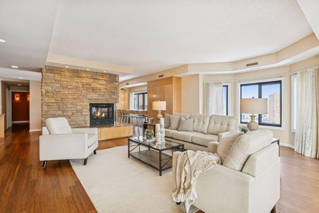 1235 Yale Place 1706, Minneapolis, MN 55403