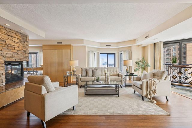 1235 Yale Place 1706, Minneapolis, MN 55403