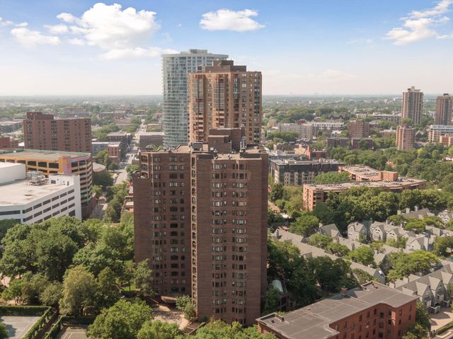 1235 Yale Place 1706, Minneapolis, MN 55403