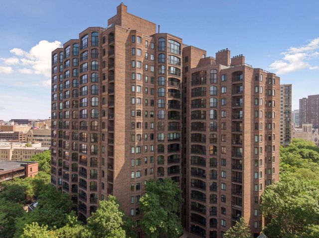 1235 Yale Place 1706, Minneapolis, MN 55403