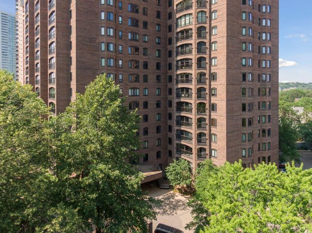 1235 Yale Place 1706, Minneapolis, MN 55403