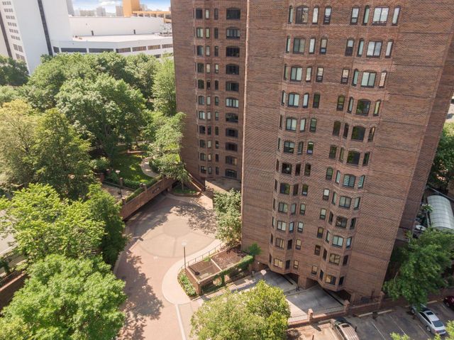1235 Yale Place 1706, Minneapolis, MN 55403