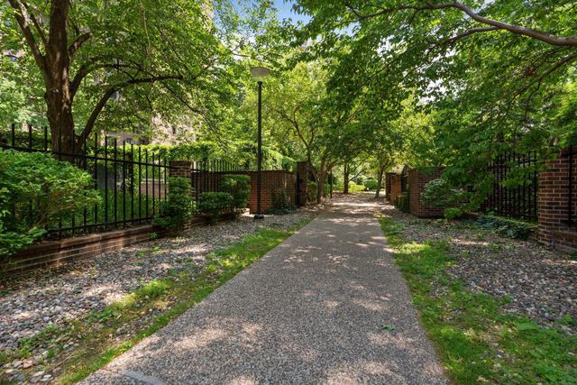 1235 Yale Place 1706, Minneapolis, MN 55403