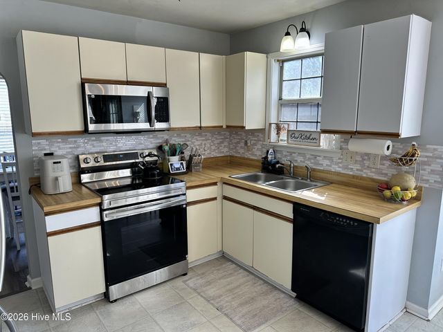 213 Mahogany Drive, Jacksonville, NC 28540