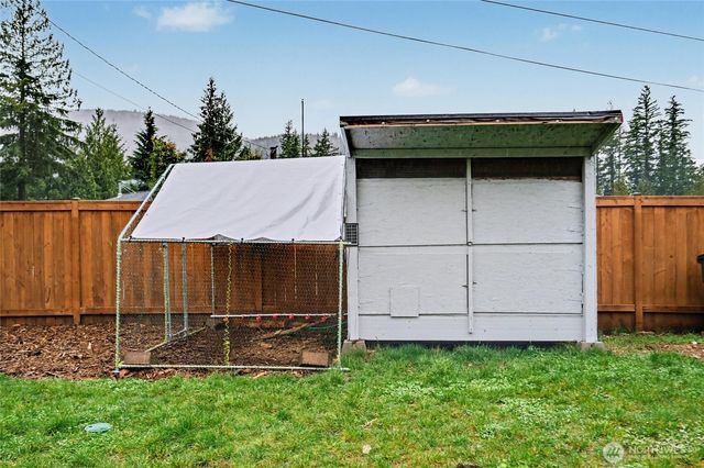 8365 Golden Valley Boulevard, Maple Falls, WA 98266