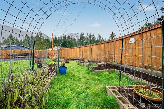 8365 Golden Valley Boulevard, Maple Falls, WA 98266