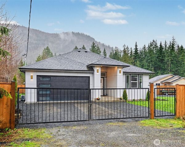 8365 Golden Valley Boulevard, Maple Falls, WA 98266