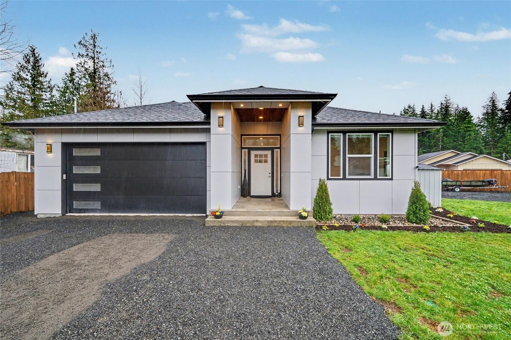 8365 Golden Valley Boulevard, Maple Falls, WA 98266