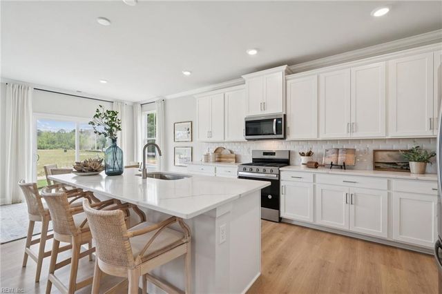 907 Intracoastal WAY, Chesapeake, VA 23322