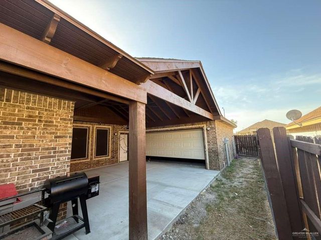 1008 W B Street, Mission, TX 78572