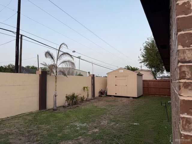1008 W B Street, Mission, TX 78572