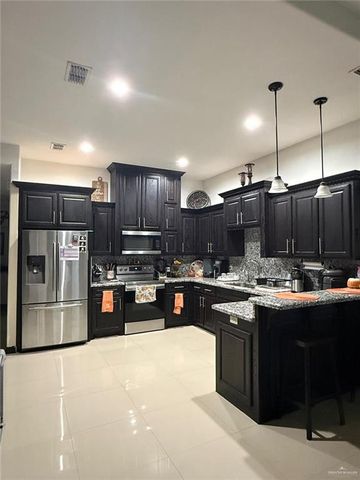 1008 W B Street, Mission, TX 78572