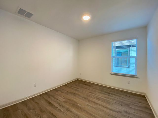 131 FORT CLARK SPRINGS DR, Hutto, TX 78634