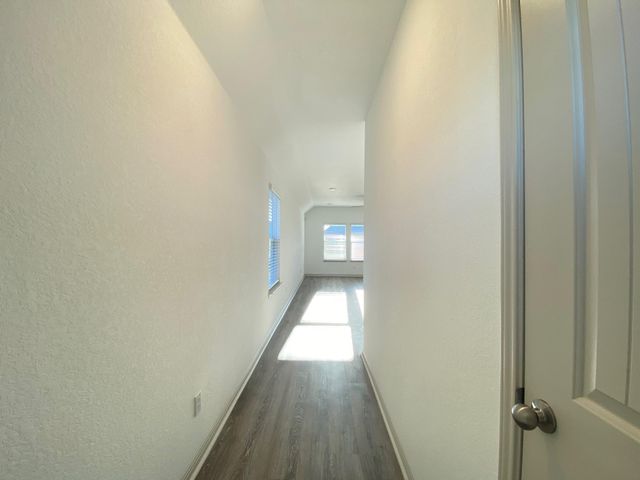 131 FORT CLARK SPRINGS DR, Hutto, TX 78634