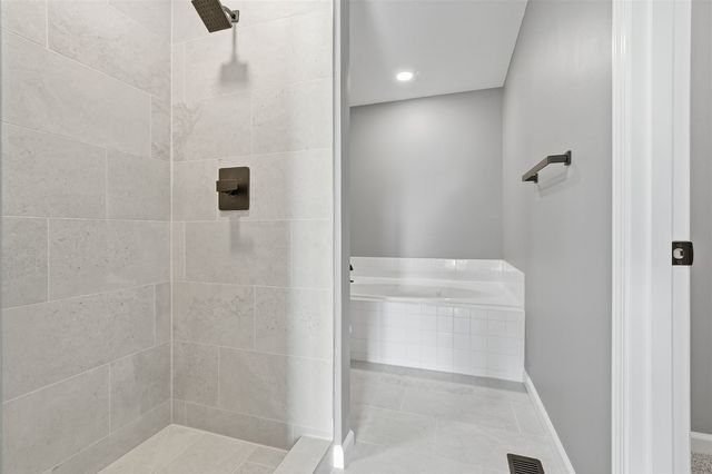 2702 Westbrook Drive, Bloomington, IL 61705