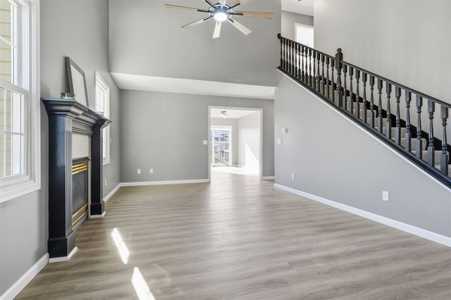 2702 Westbrook Drive, Bloomington, IL 61705