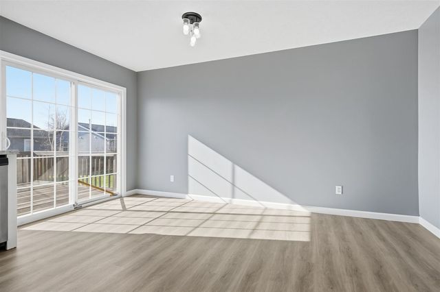 2702 Westbrook Drive, Bloomington, IL 61705