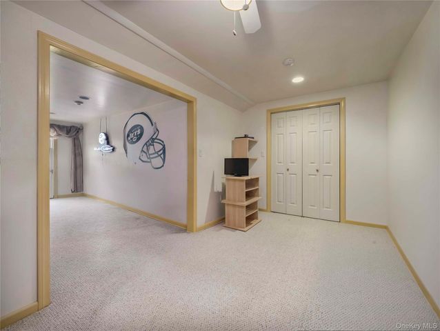 26 Klint Court, Nanuet, NY 10954
