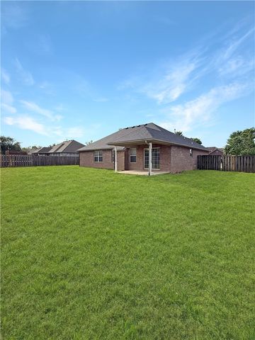 2416 Sara Alice Court, Fayetteville, AR 72701