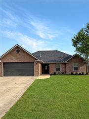 2416 Sara Alice Court, Fayetteville, AR 72701