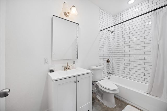 1020 10th Street, Hempstead, TX 77445