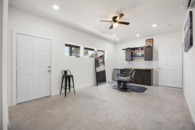 1020 10th Street, Hempstead, TX 77445