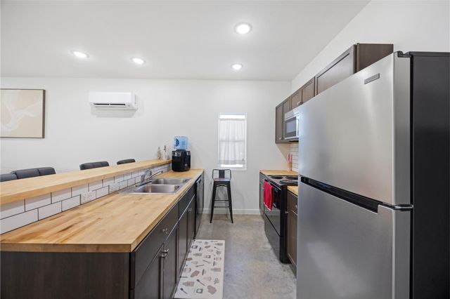 1020 10th Street, Hempstead, TX 77445