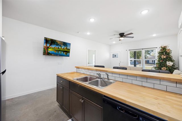 1020 10th Street, Hempstead, TX 77445