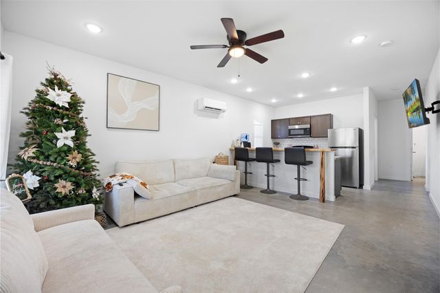 1020 10th Street, Hempstead, TX 77445