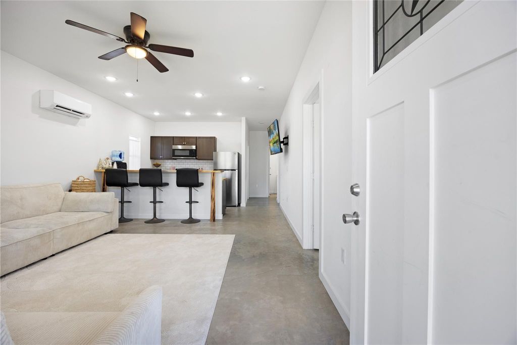 1020 10th Street, Hempstead, TX 77445