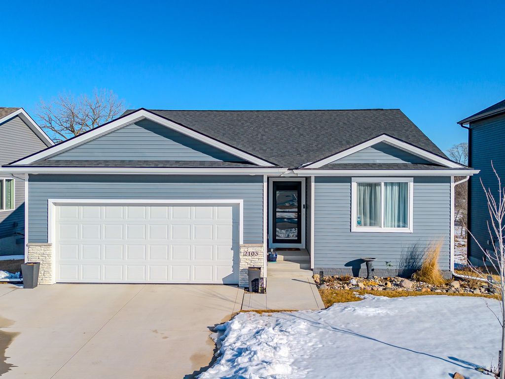 2103 26th Avenue SW, Altoona, IA 50009