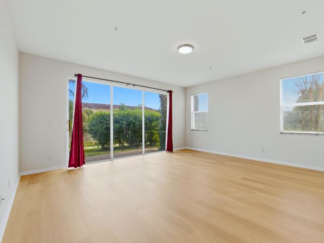 978 Pipers Cay Drive, West Palm Beach, FL 33415