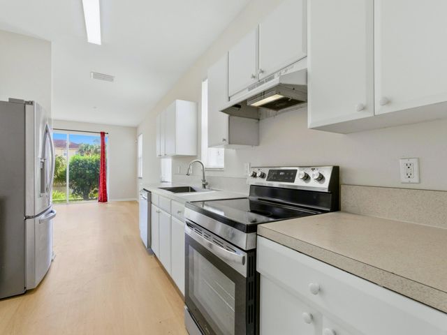 978 Pipers Cay Drive, West Palm Beach, FL 33415