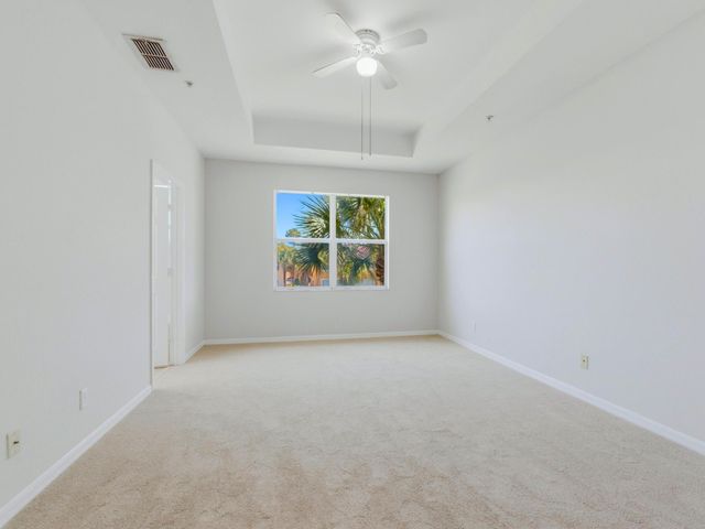 978 Pipers Cay Drive, West Palm Beach, FL 33415