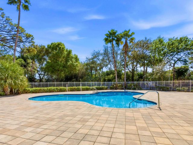 978 Pipers Cay Drive, West Palm Beach, FL 33415