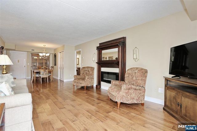 521 Piermont Avenue 306A, River Vale, NJ 07675