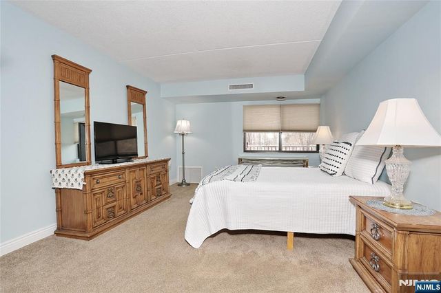 521 Piermont Avenue 306A, River Vale, NJ 07675