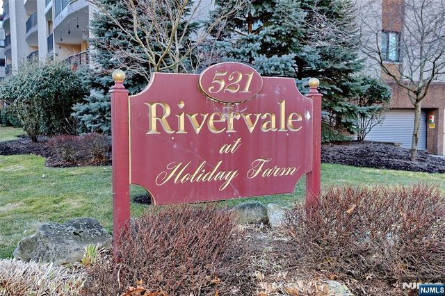 521 Piermont Avenue 306A, River Vale, NJ 07675