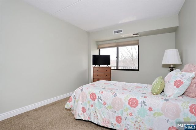 521 Piermont Avenue 306A, River Vale, NJ 07675