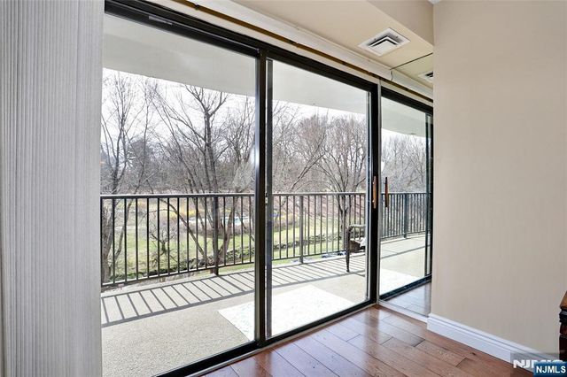 521 Piermont Avenue 306A, River Vale, NJ 07675