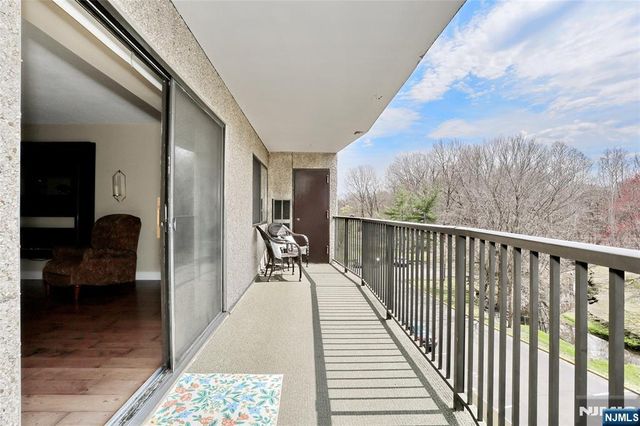 521 Piermont Avenue 306A, River Vale, NJ 07675