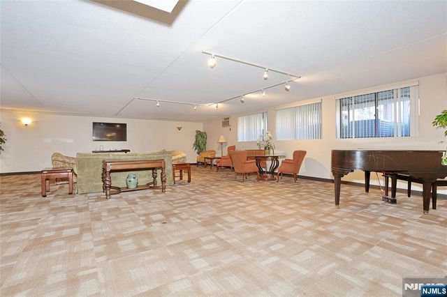 521 Piermont Avenue 306A, River Vale, NJ 07675
