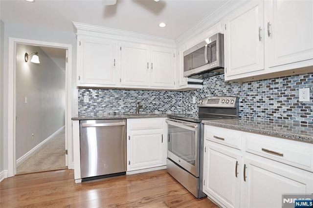 521 Piermont Avenue 306A, River Vale, NJ 07675