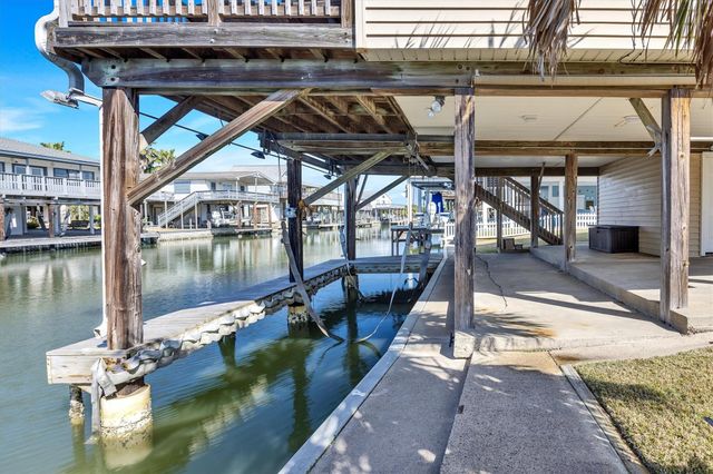 22904 Lunes Street, Galveston, TX 77554