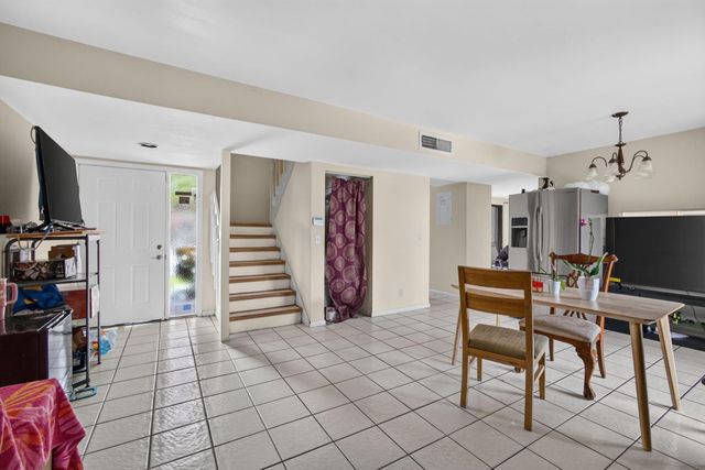 110 SHERWOOD Circle 4C, Jupiter, FL 33458