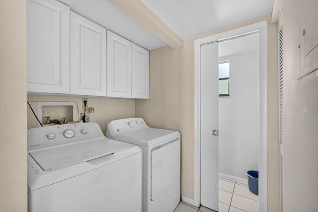 110 SHERWOOD Circle 4C, Jupiter, FL 33458