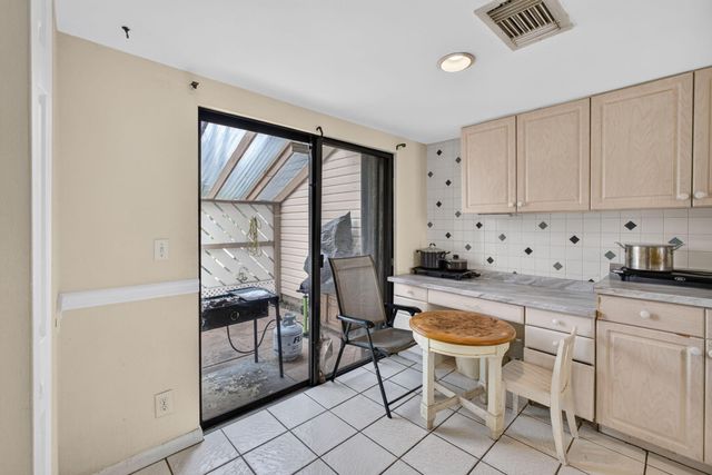 110 SHERWOOD Circle 4C, Jupiter, FL 33458