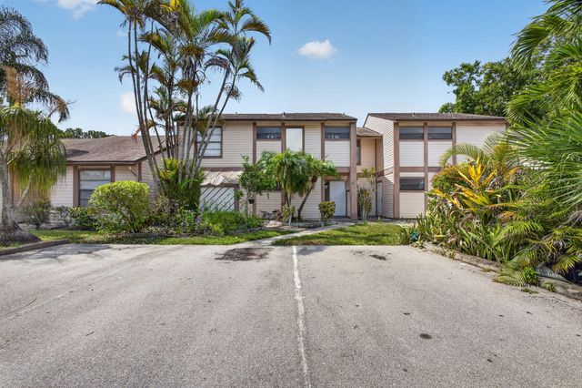 110 SHERWOOD Circle 4C, Jupiter, FL 33458