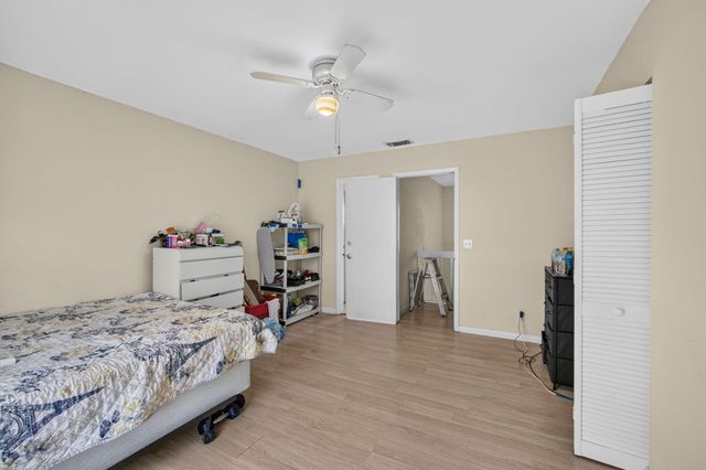 110 SHERWOOD Circle 4C, Jupiter, FL 33458